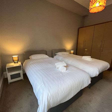 Bright 3 Bedroom Edinburgh City Apt المظهر الخارجي الصورة