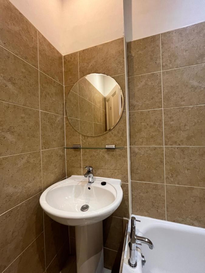 Bright 3 Bedroom Edinburgh City Apt المظهر الخارجي الصورة