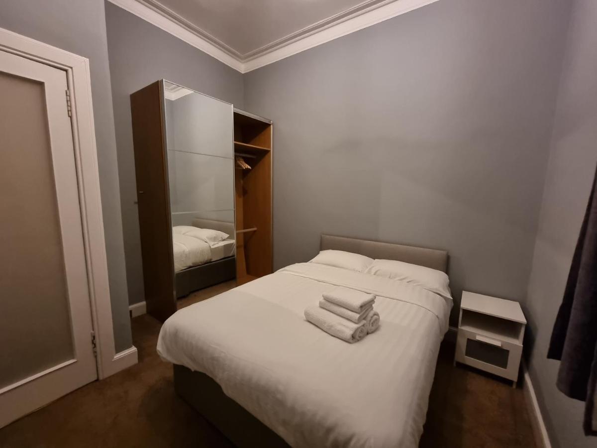 Bright 3 Bedroom Edinburgh City Apt المظهر الخارجي الصورة