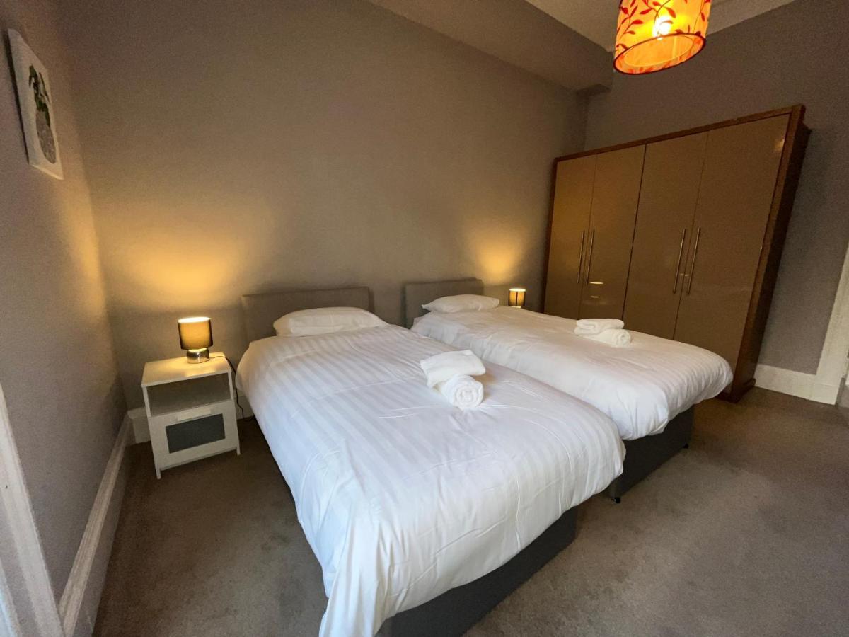 Bright 3 Bedroom Edinburgh City Apt المظهر الخارجي الصورة
